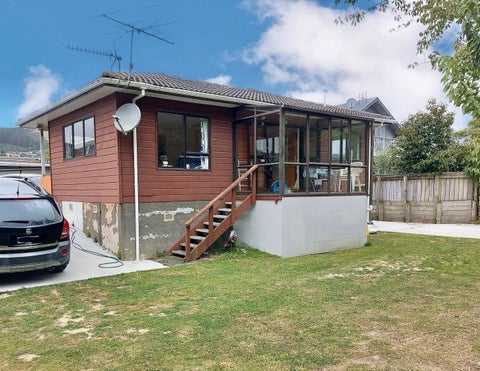 4A Luckie Street, Tawa, Wellington