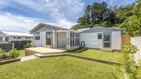 6 Bobstay Lane, Whitby, Porirua