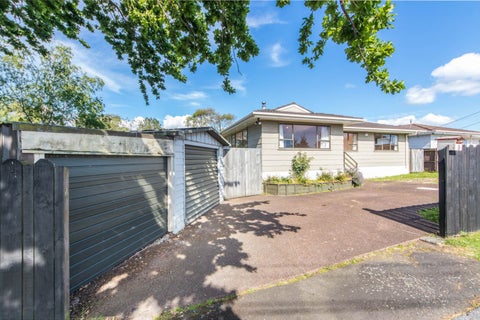8 Forest Hill Road, Henderson, Auckland