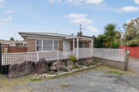 11A Hill Crescent, Papakura, Papakura