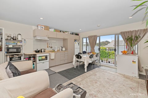 2S/3 Keystone Avenue, Three Kings, Auckland