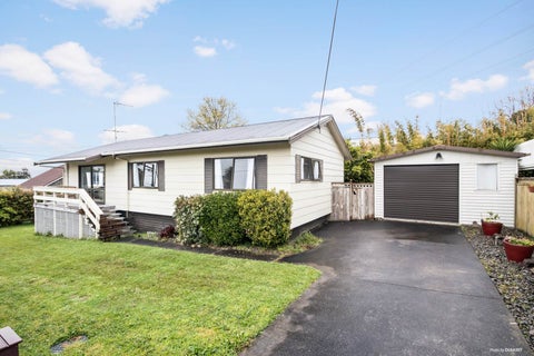1/17 Lyndhurst Road, Te Atatū South, Auckland
