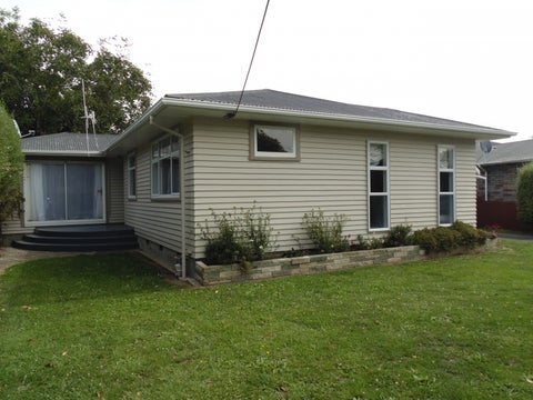 3 Stoke Place, Awapuni, Palmerston North