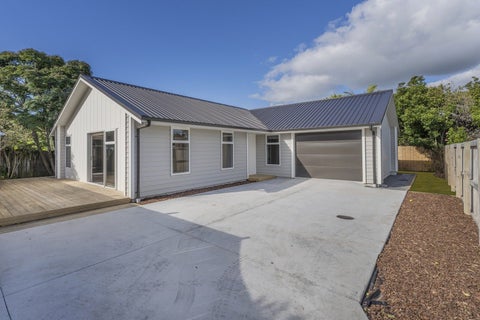 1A Nicholas Avenue, Whitianga
