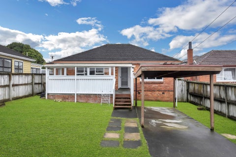 42 White Swan Road, Mount Roskill, Auckland