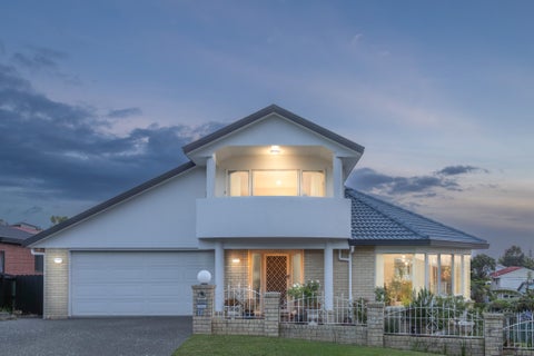 16 McCahill Views, Botany Downs, Auckland
