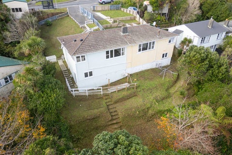 42 Victory Avenue, Karori, Wellington