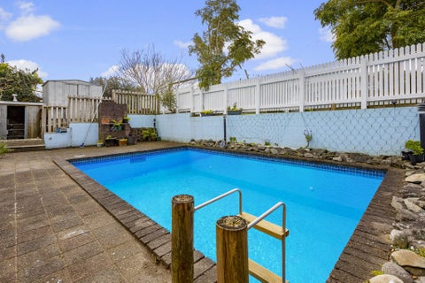 8 Elm Grove, Westown, New Plymouth
