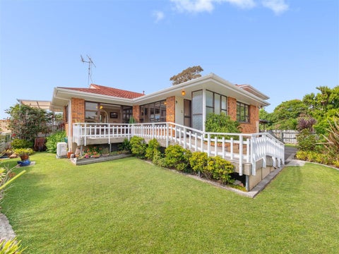 54 Oxford Street, Martinborough
