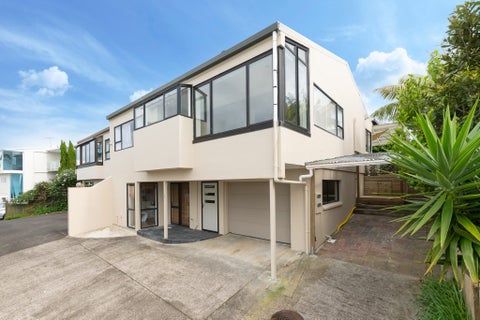 3/8 City View Terrace, Birkenhead, Auckland