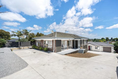 71 Prince Regent Drive, Half Moon Bay, Auckland