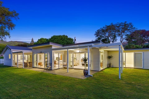 16 Sunny Glen, Waikanae, Waikanae