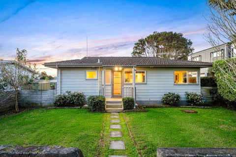 2/56 Waipani Road, Te Atatu Peninsula, Auckland