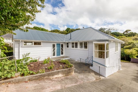 8 Ngahue Crescent, Elsdon, Porirua