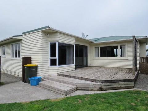 15 York Crescent, Westown, New Plymouth