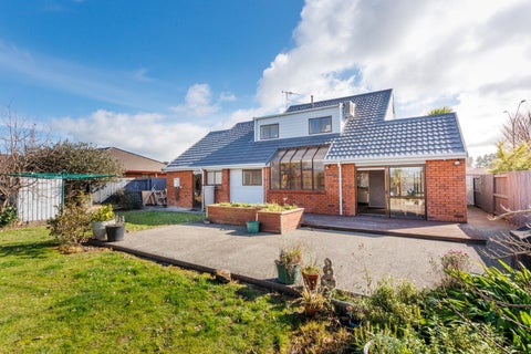 107 John F Kennedy Drive, Milson, Palmerston North