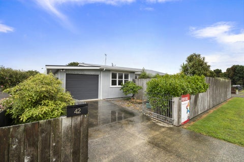 42 Edinburgh Terrace, Foxton Beach, Foxton