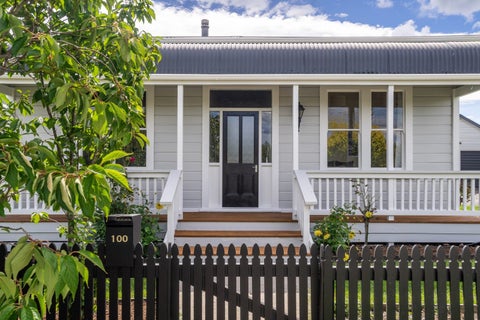 100 Jellicoe Street, Martinborough