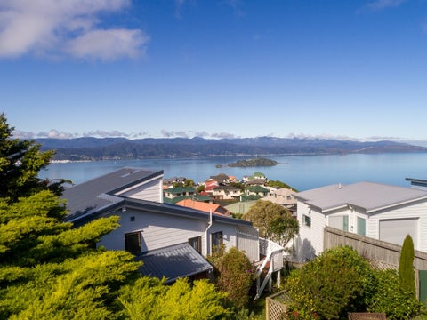 14 Sunhaven Drive, Newlands, Wellington