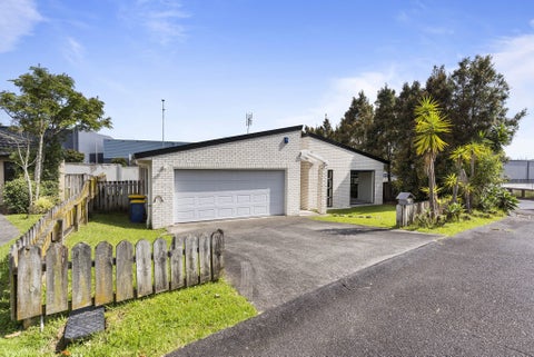 94 Bluebird Crescent, Unsworth Heights, Auckland