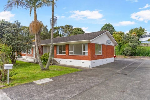1/1 Takapu Street, Henderson, Auckland