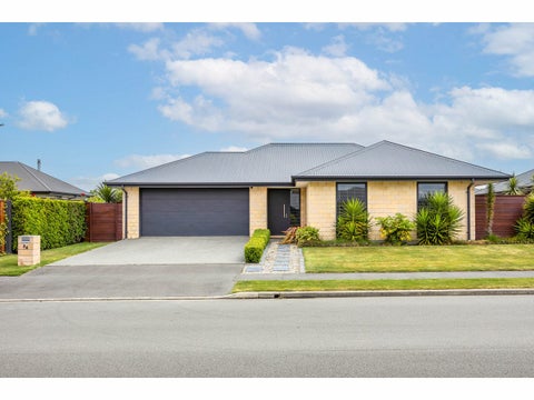 26 Russ Drive, Lincoln, Lincoln
