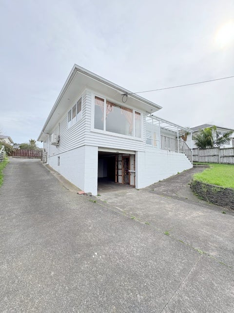 42 Tiroroa Avenue, Te Atatu South, Auckland