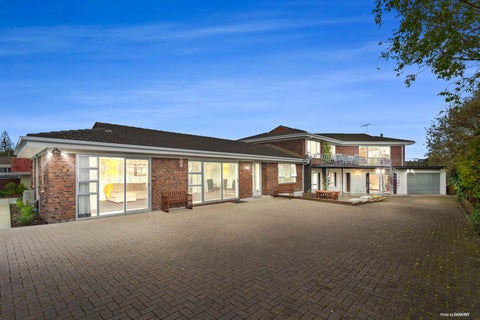 4220A Great North Road, Glendene, Auckland