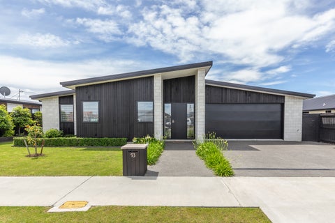 93 Southfield Drive, Lincoln, Lincoln