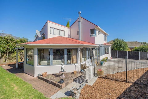 8A Seaside Avenue, Waterview, Auckland
