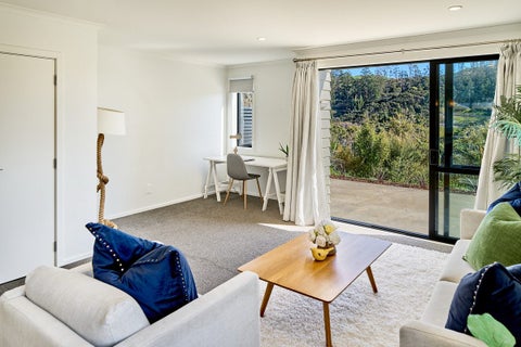 18 Holystone Road, Whitby, Porirua