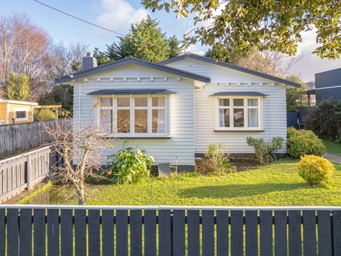 17 Hutchison Crescent, Durie Hill, Whanganui