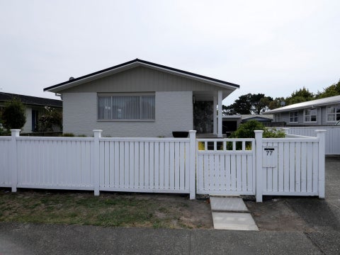 77 Gray Avenue, Paraparaumu Beach, Paraparaumu