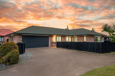 48 Forth Crescent, Glenview, Hamilton