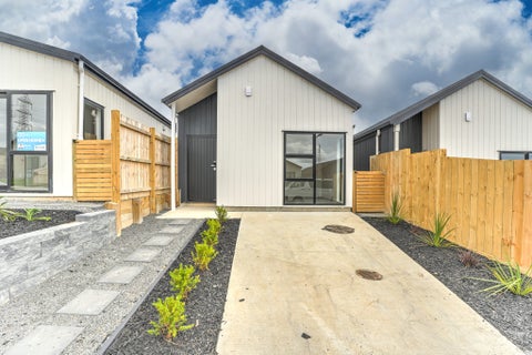 17 Horokaka Street, Massey, Auckland