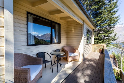 26 MacKinnon Terrace, Sunshine Bay, Queenstown