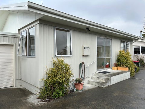 2/44 The Esplanade, Westshore, Napier