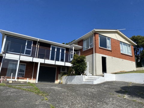 2 Mayfair Place, Tawa, Wellington