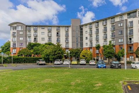 2O/10 Crown Lynn Place, New Lynn, Auckland