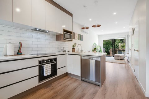 6/22 Spinella Drive, Bayview, Auckland
