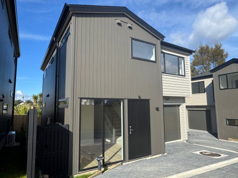 12 Karo Place, Glendene, Auckland