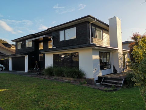 52 Newbury Place, Schnapper Rock, Auckland