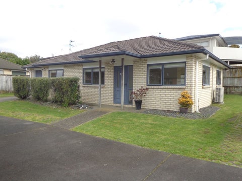 17 Hassan Drive, Massey, Auckland