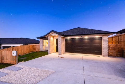 8E Crows Road, Swanson, Auckland