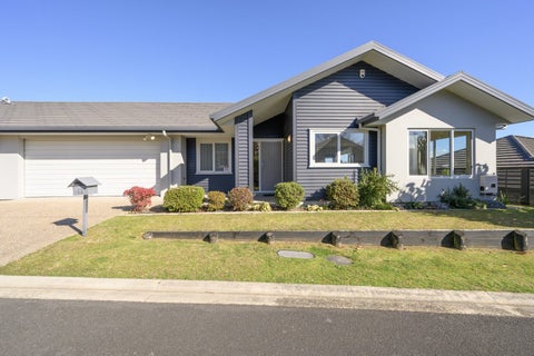 61 Bridgewater Way, Pyes Pa, Tauranga