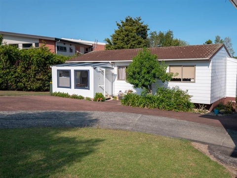 17 School Road, Riverhead, Riverhead