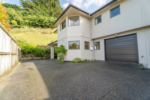12A Chippenham Grove, Churton Park, Wellington