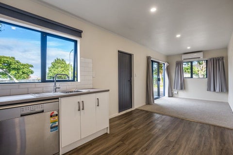 9 Bill Phillip Place, Clendon Park, Auckland