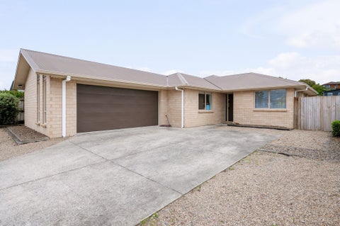 13 Landmark Court, Huntington, Hamilton