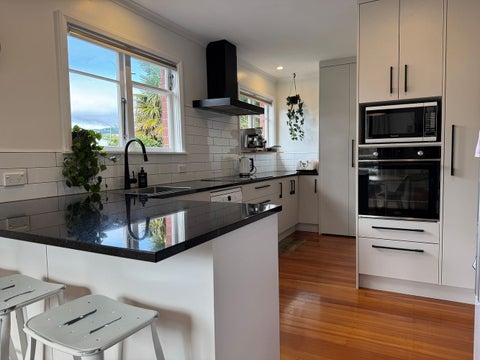 41 Lincoln Avenue, Tawa, Wellington